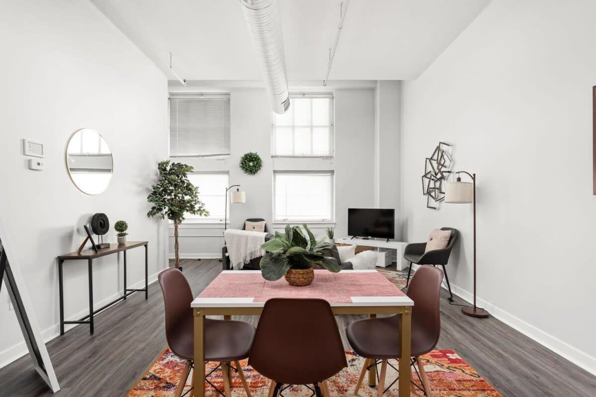 Modern Downtown Apartment 2Br 2Ba By Cozysuites Indianapolis Exteriér fotografie